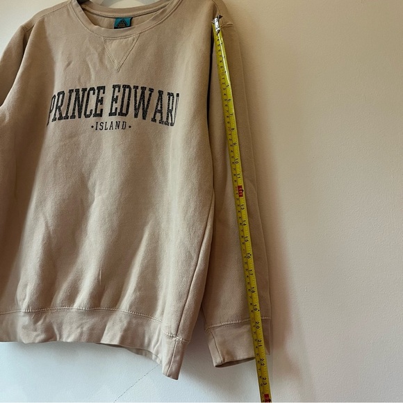 Coastal Culture Prince Edward Island Sweatshirt Small Beige PEI Crew Pullover - Picture 7 of 10